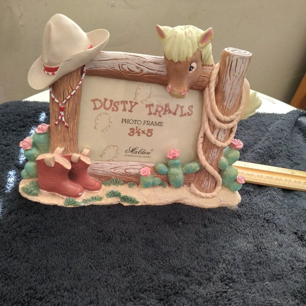 Dusty trails 3.5 x 5 picture frame